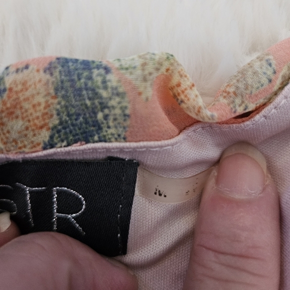 Astr the Label Floral Shift Dress Sz Medium - Picture 7 of 8